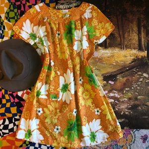 Vintage Hawaiian floral muumuu/housedress